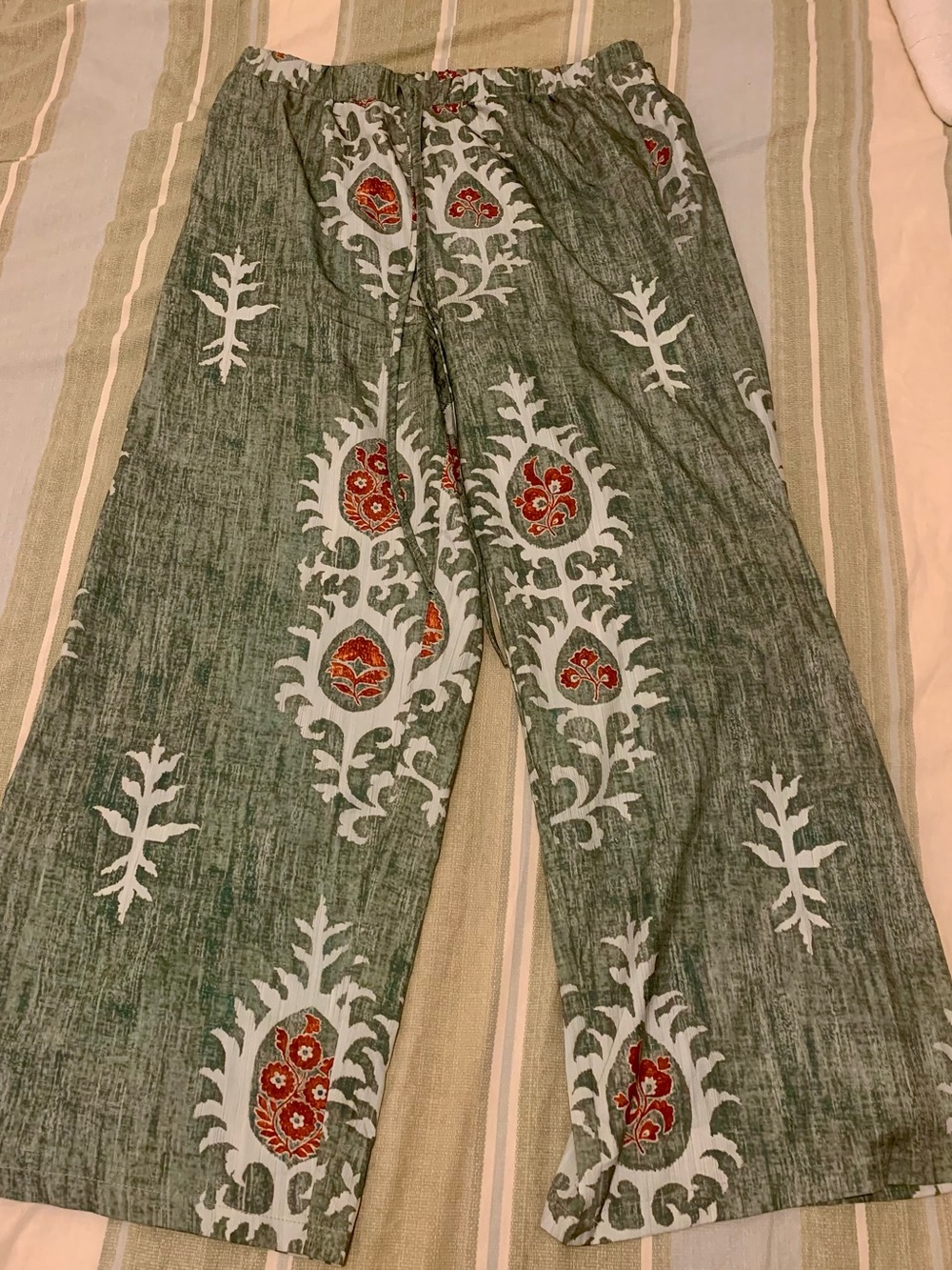 Green Printed Wide-Leg Pants